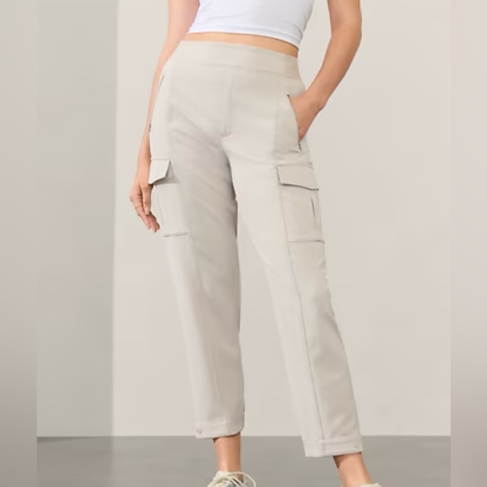 Athleta High Rise Endless Cargo Pants, NWT, Ecru, Size 6, (may fit larger)